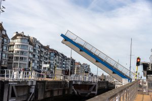 Überall Zugbrücken