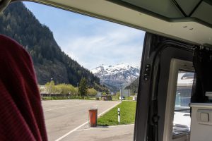 Rast unterwegs in der Schweiz