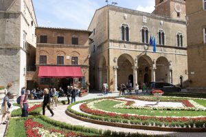Piazza Pio II