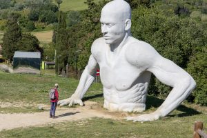 Giganten in Peccioli