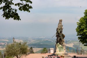 Platz vor der Porta Marina